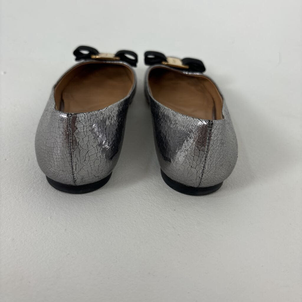 NWB Metallic Bow Flats (5)