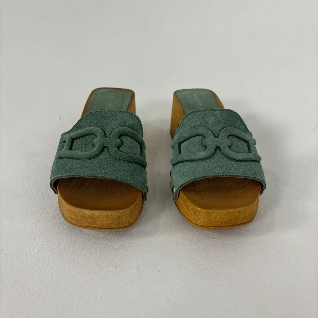 Suede Clog Sandals (36)