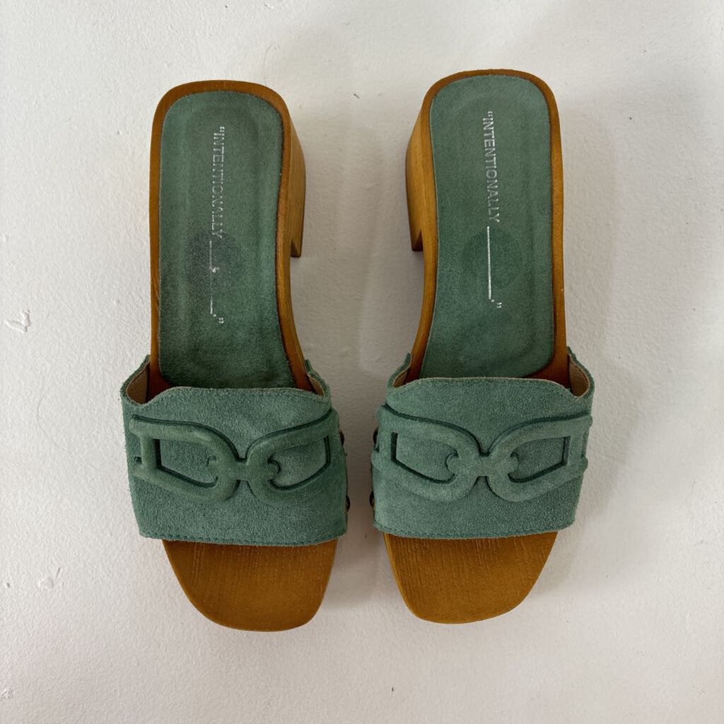 Suede Clog Sandals (36)