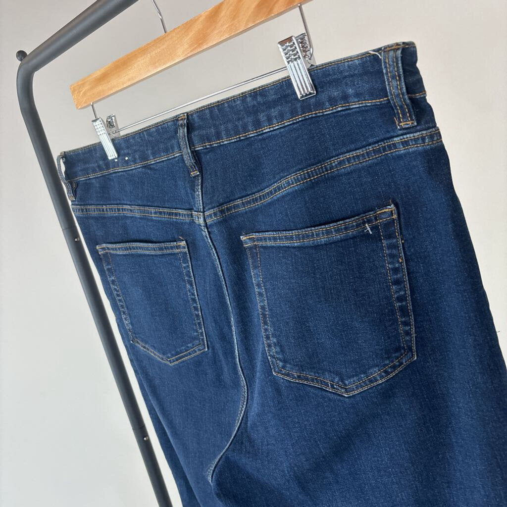 'Classic Straight' Jeans (34)