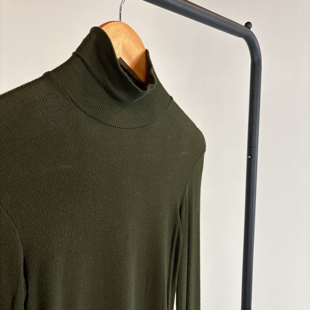 Long Turtleneck (XS)