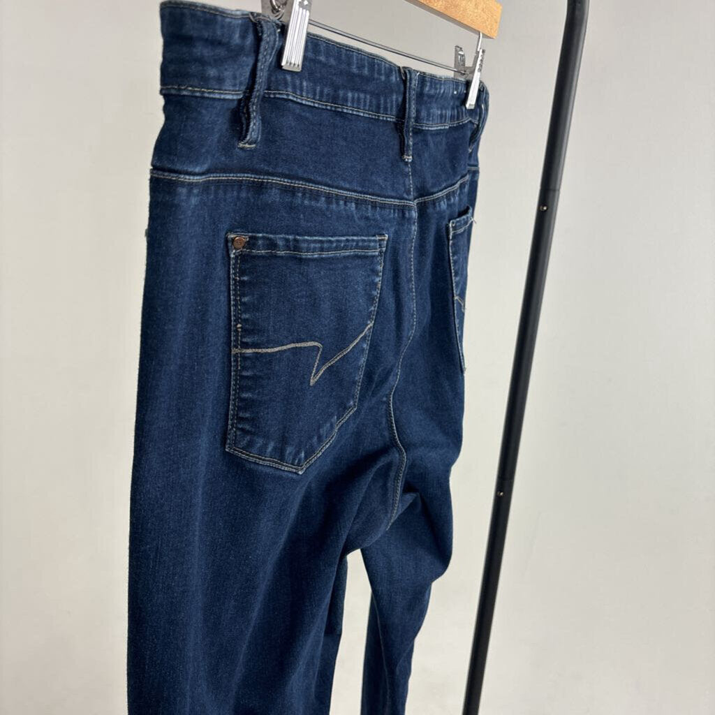 Strght Leg Jeans (16)