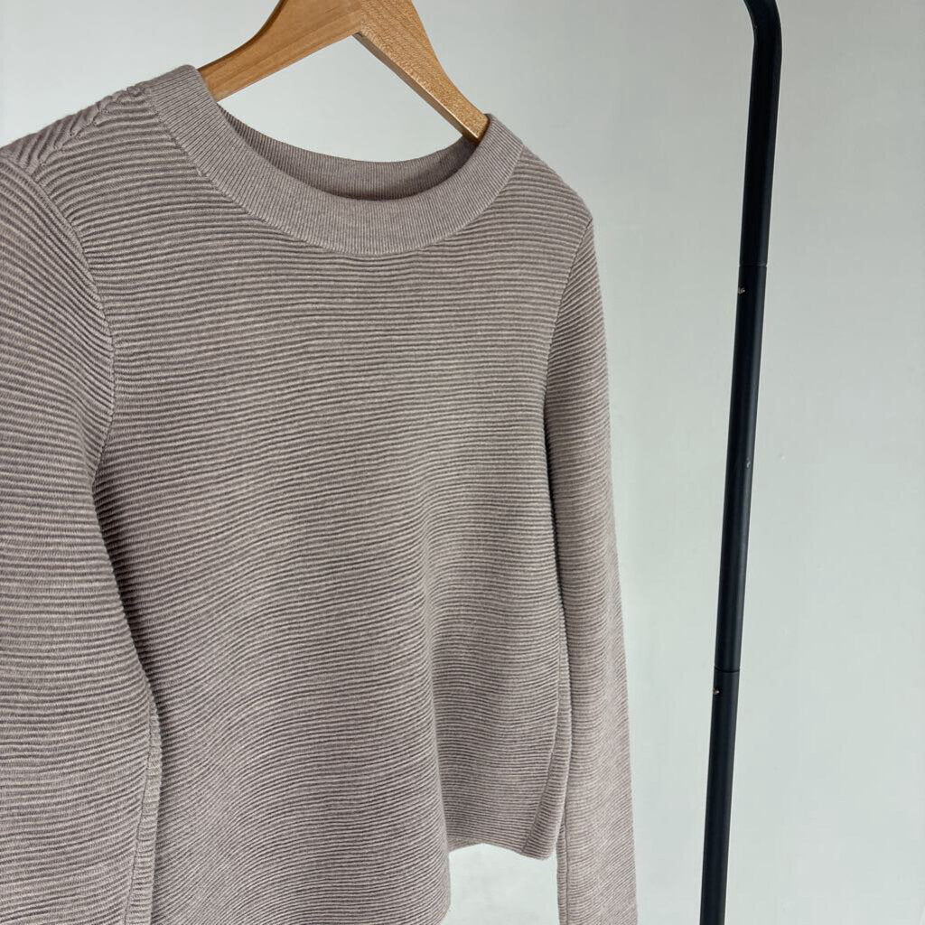 Ribbed Knit Sweater (S)