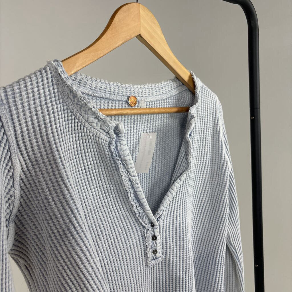 Ribbed Button-Up Longsleeve (M)