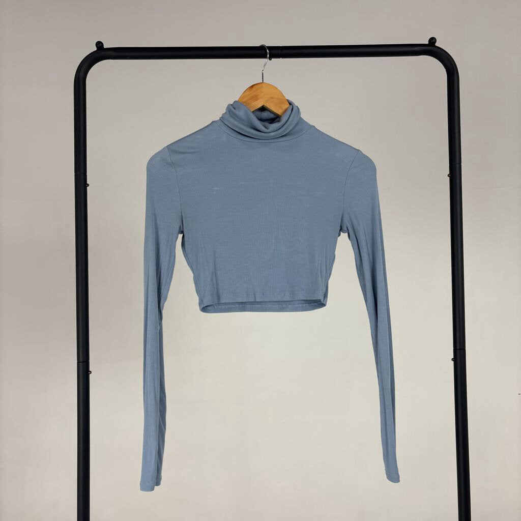 Cropped Turtleneck (XS)