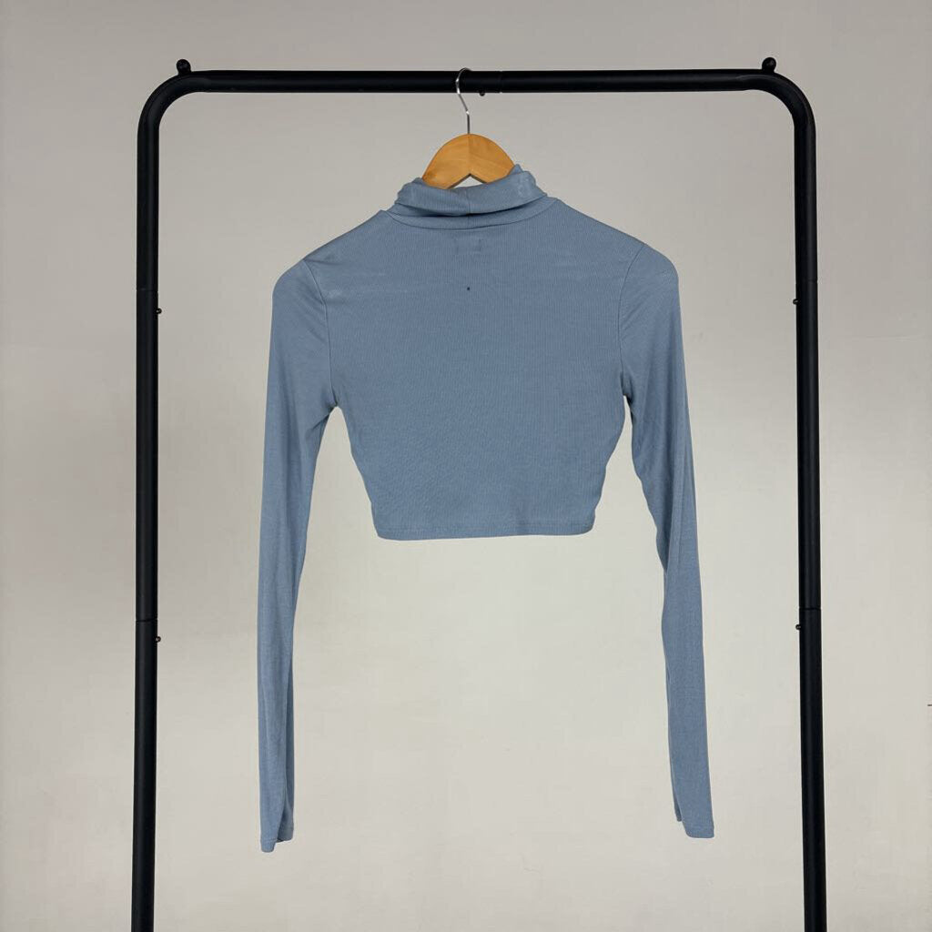 Cropped Turtleneck (XS)