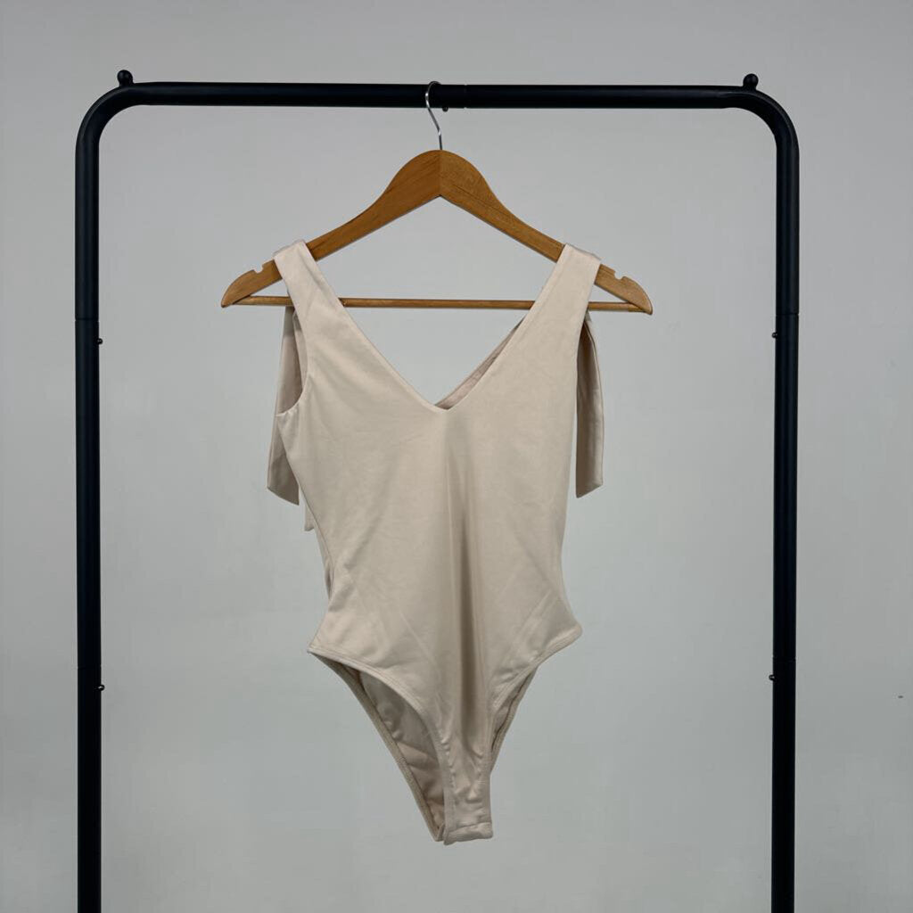 V-Neck Tie-Up Bodysuit (4)