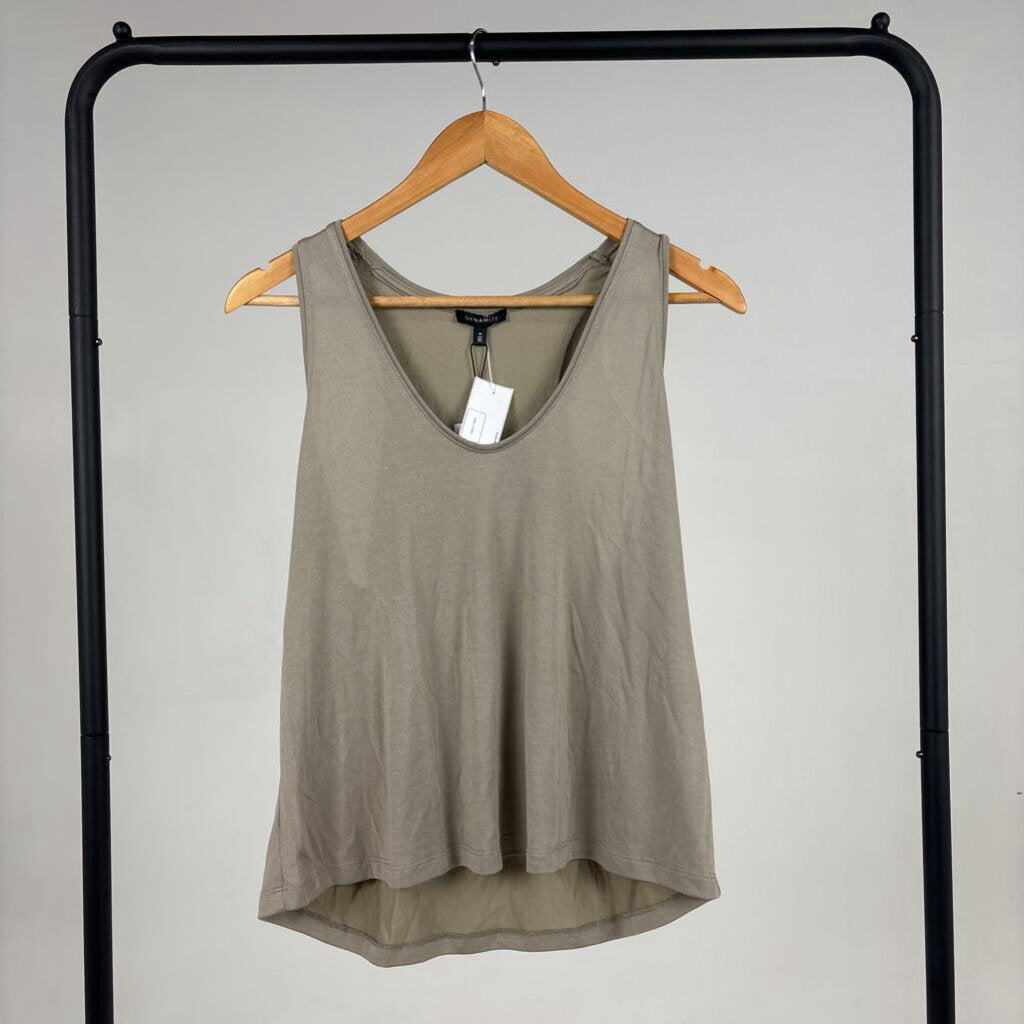 NWT Flowy Tank (M)