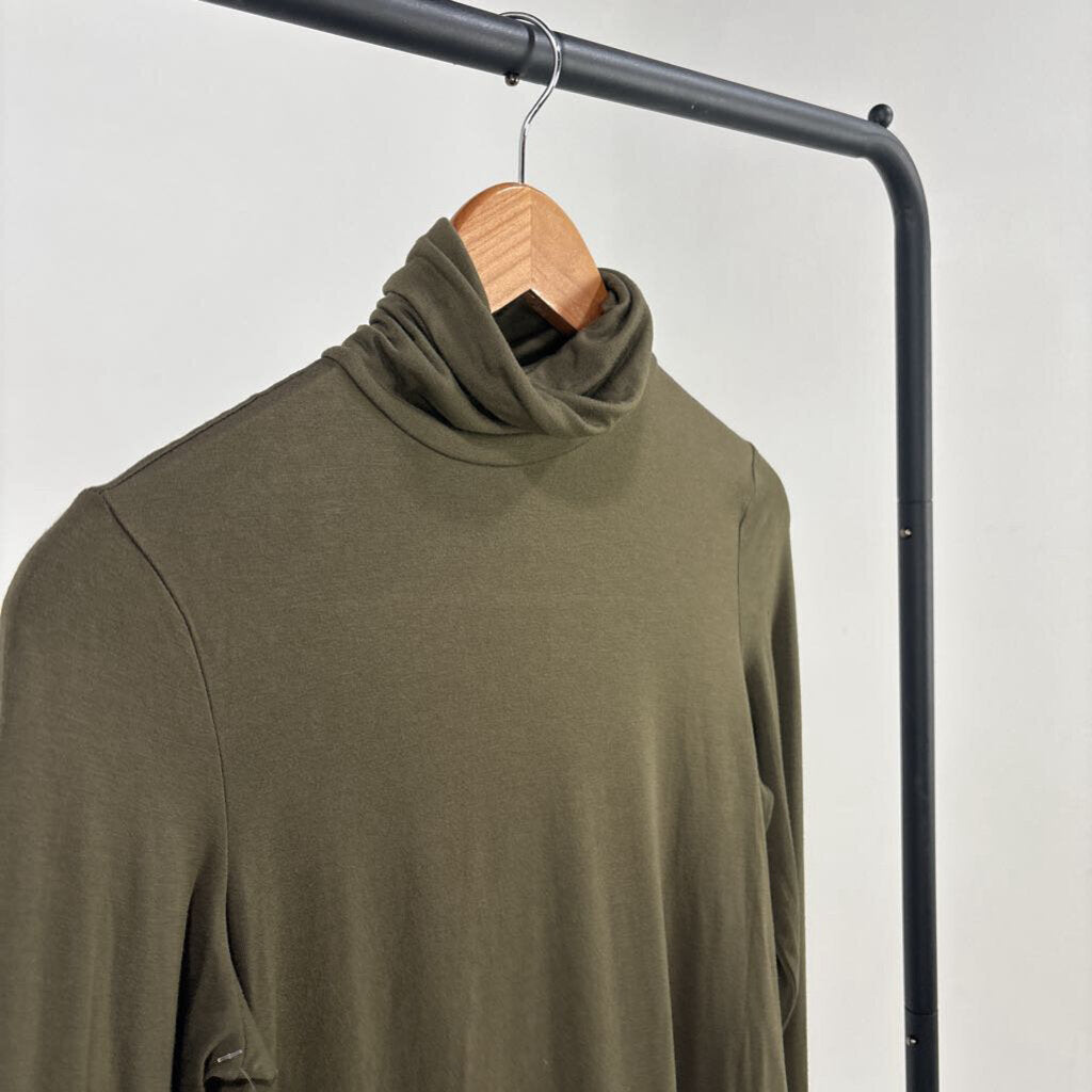 Turtleneck LS Top (S)