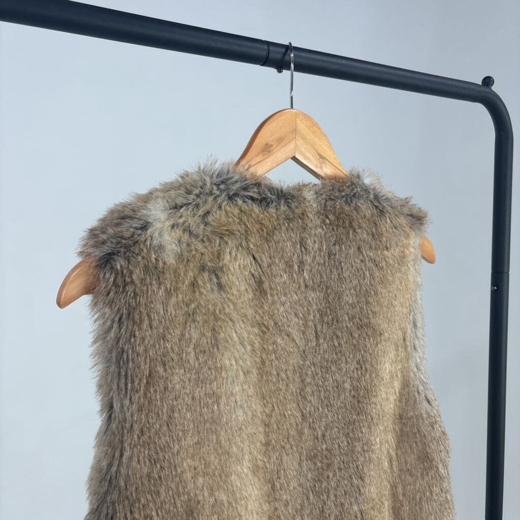 Faux Fur Vest (M)