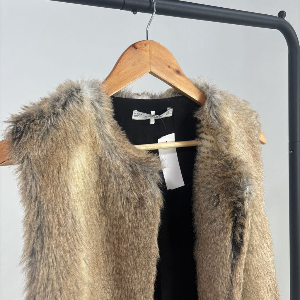 Faux Fur Vest (M)