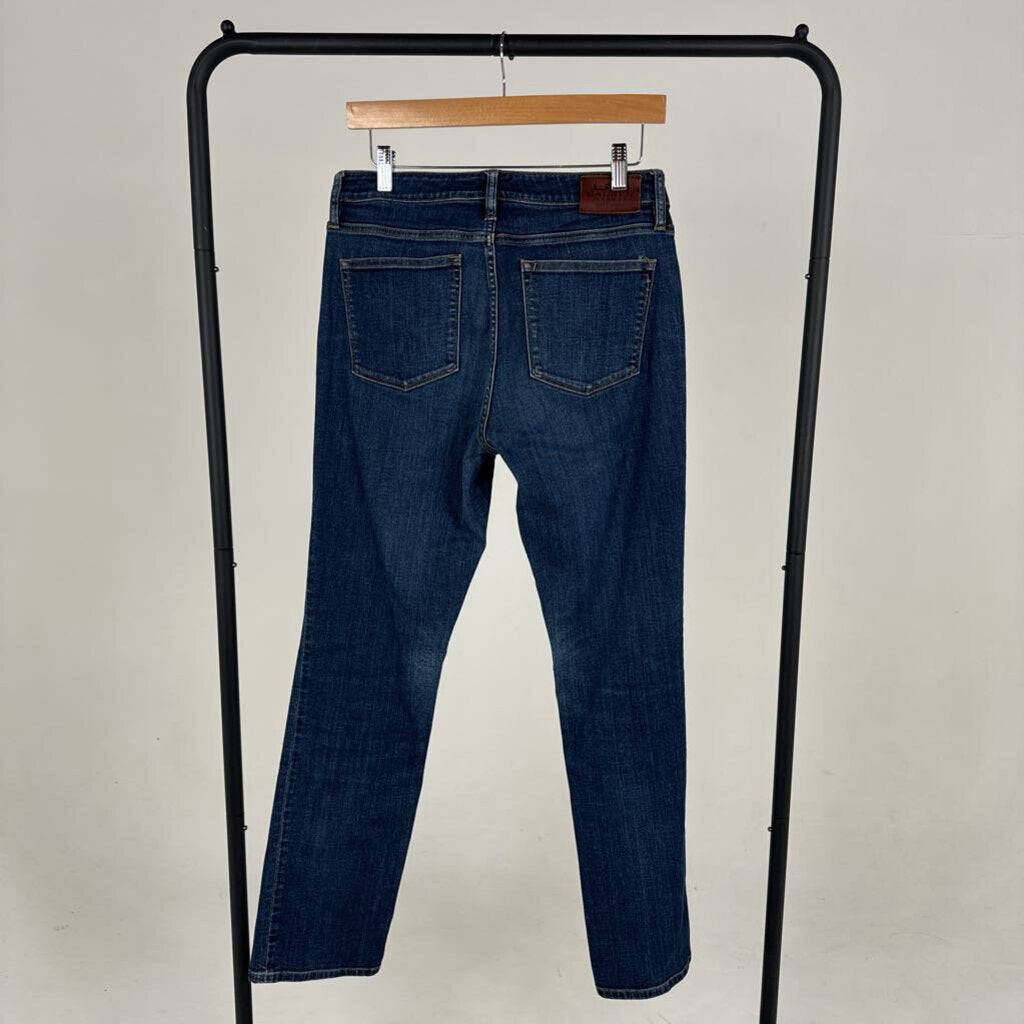 Straight Leg Jeans (8)