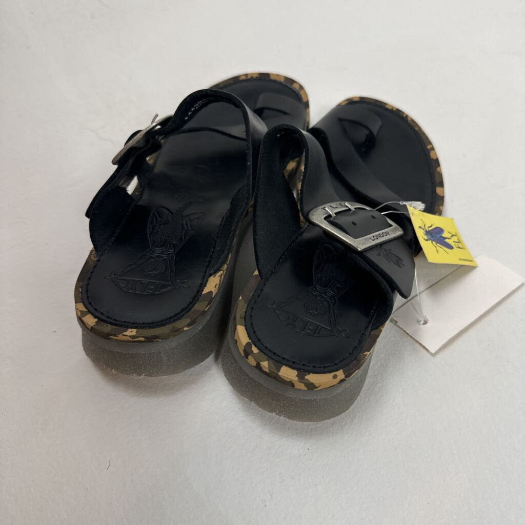 NWT! Flat Buckle Sandals (37)