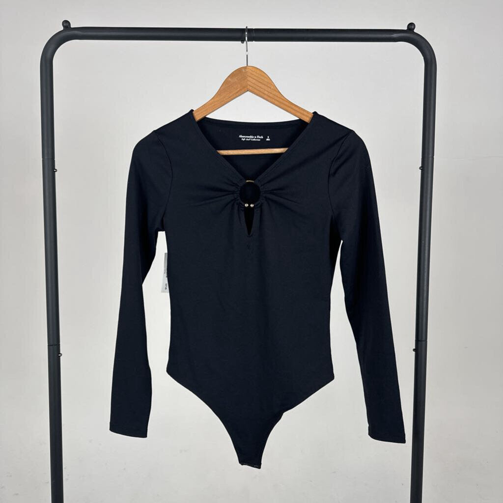 NWT! Key Hole Detail LS Bodysuit